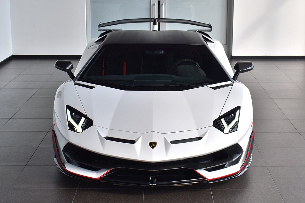 2019 Lamborghini Aventador Image 9