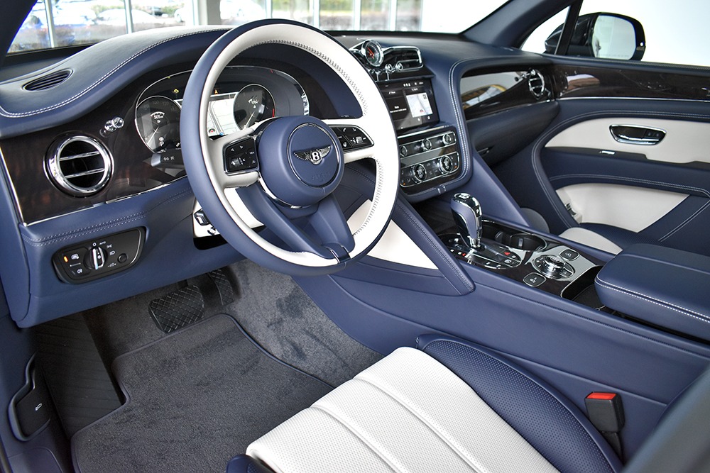 2021 Bentley Bentayga V8 Image 3