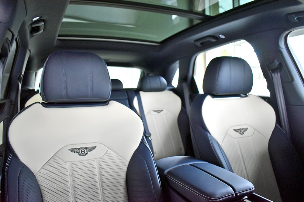 2021 Bentley Bentayga V8 Image 8