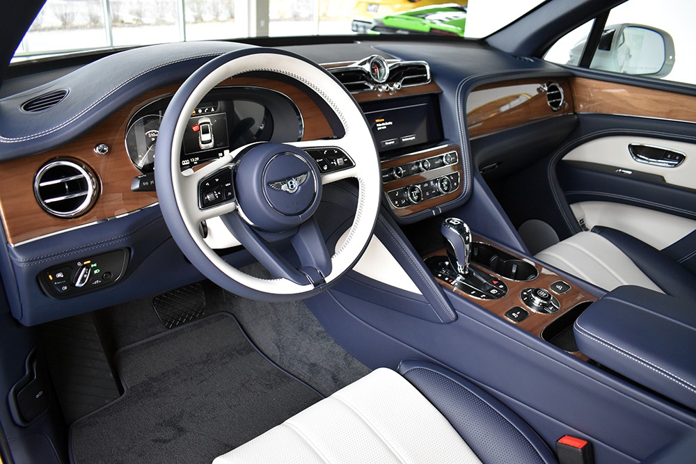 2021 Bentley Bentayga V8 Image 3