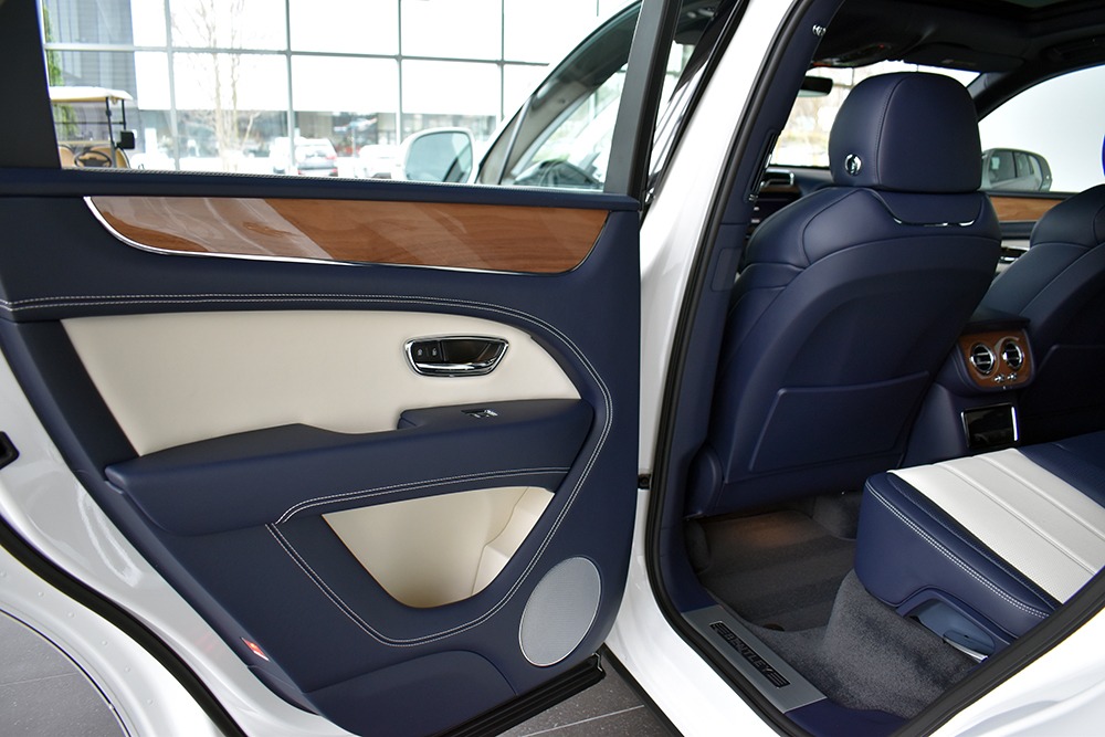 2021 Bentley Bentayga V8 Image 8