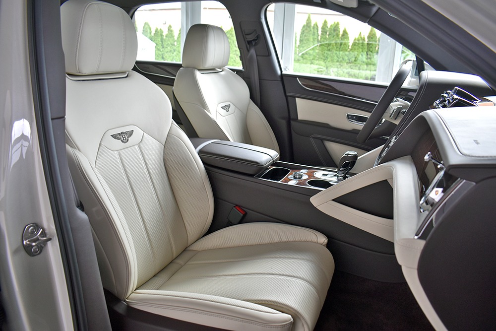 2021 Bentley Bentayga V8 Image 4