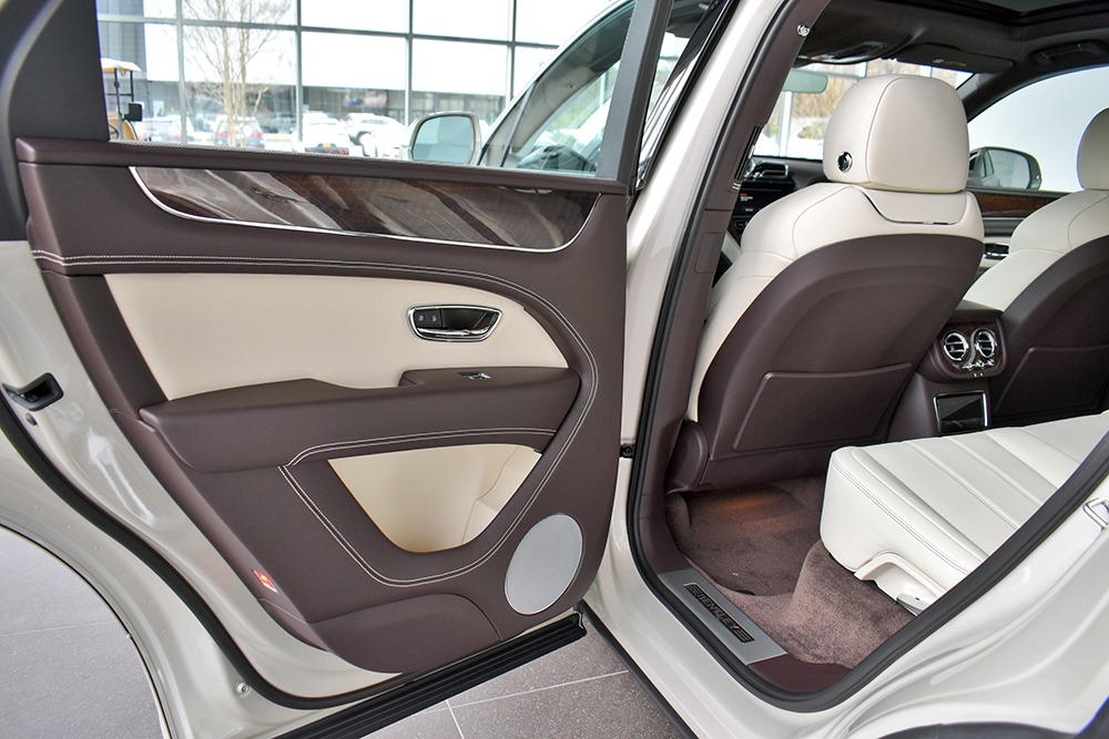 2021 Bentley Bentayga V8 Image 9