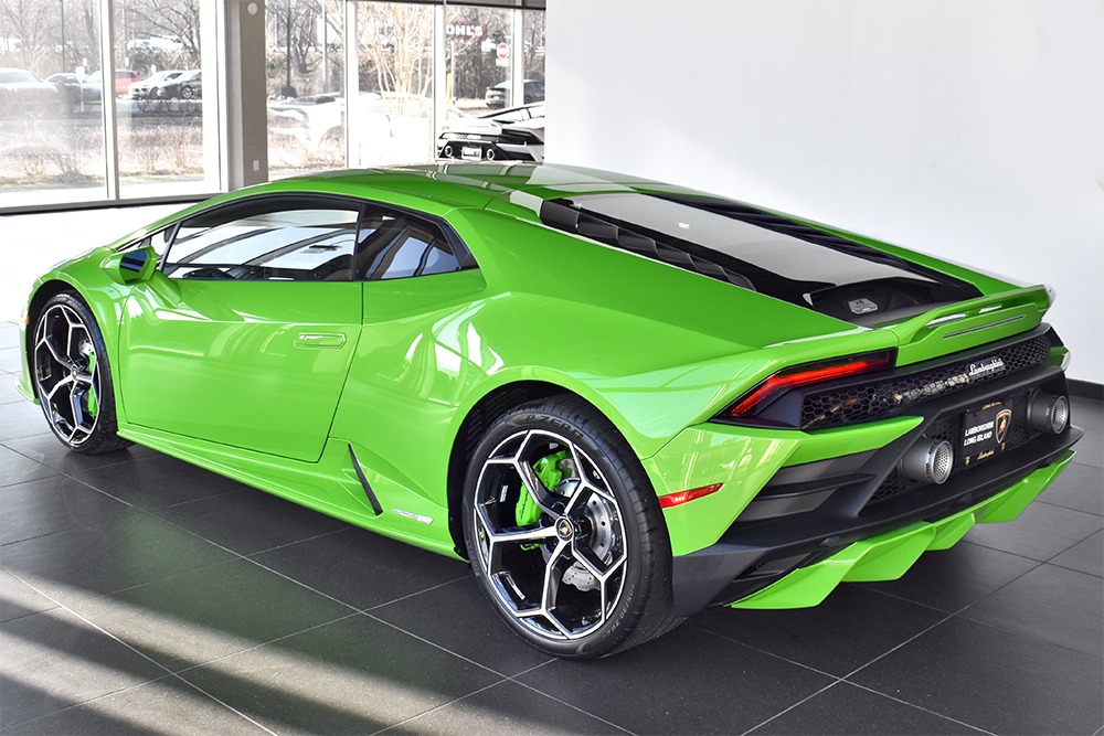 2021 Lamborghini Huracan Image 2