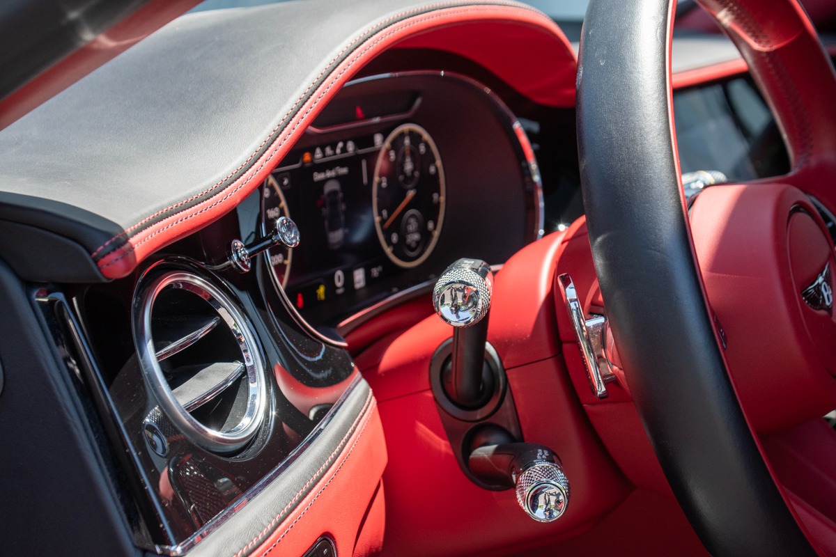 2021 Bentley Flying Spur Image 18