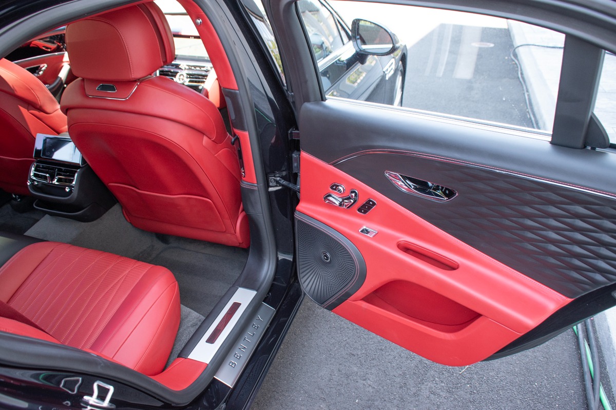2021 Bentley Flying Spur Image 41
