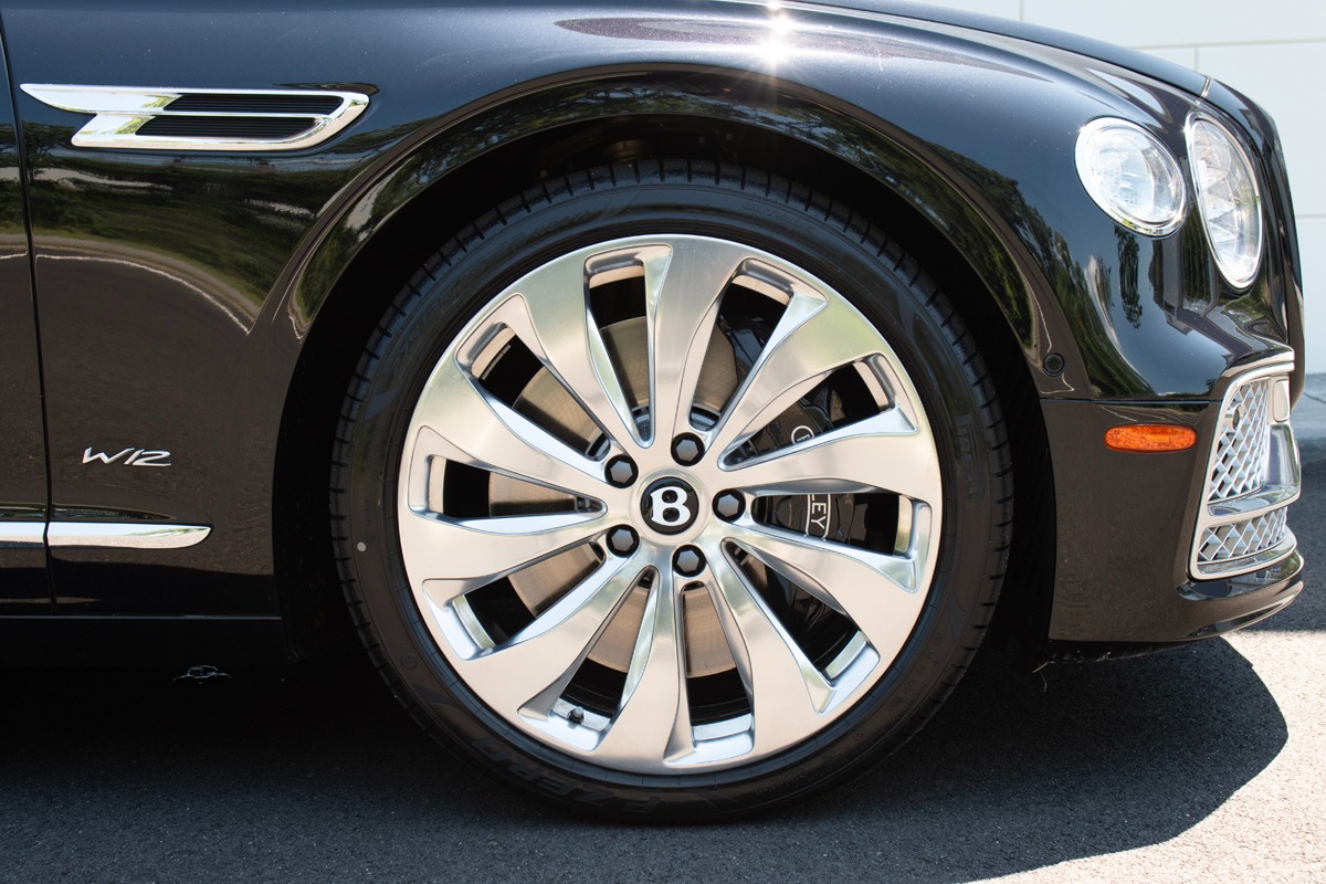 2021 Bentley Flying Spur Image 6