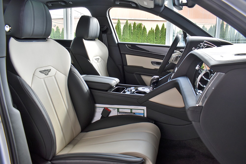 2021 Bentley Bentayga V8 Image 4