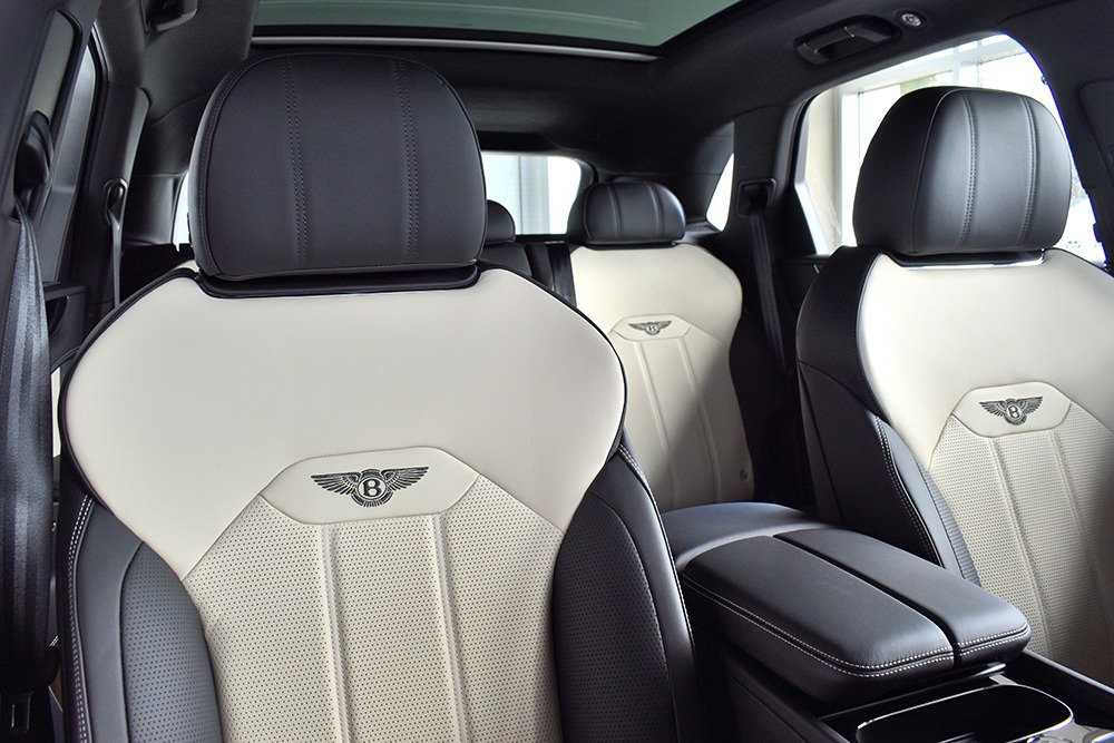 2021 Bentley Bentayga V8 Image 8