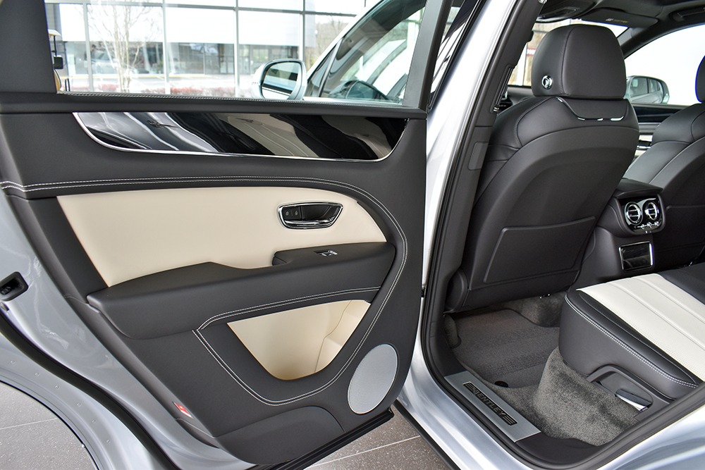 2021 Bentley Bentayga V8 Image 9