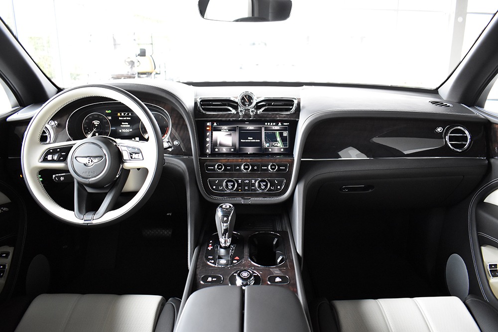 2021 Bentley Bentayga V8 Image 4