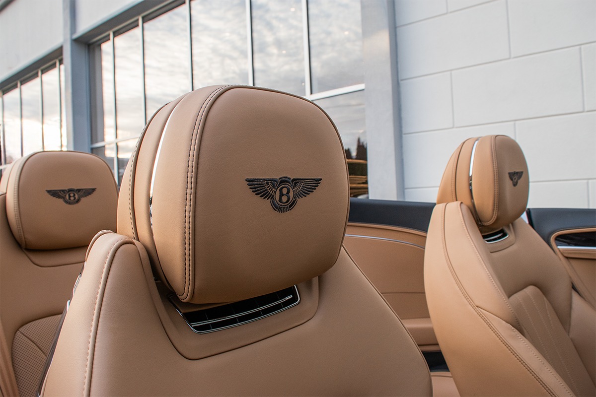 2021 Bentley Continental GT V8 Convertible Image 16