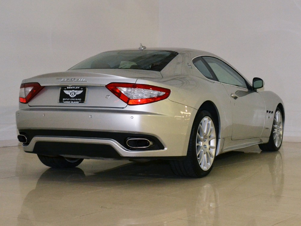 2010 Maserati GranTurismo Image 2