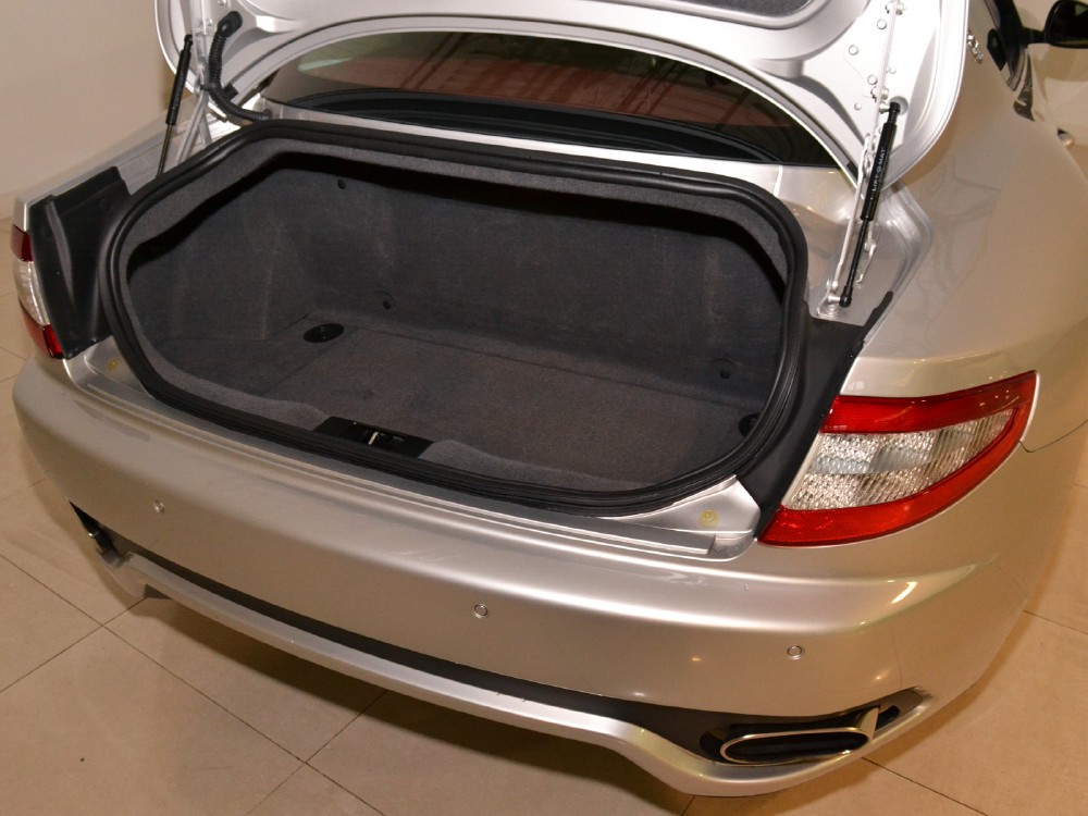2010 Maserati GranTurismo Image 21