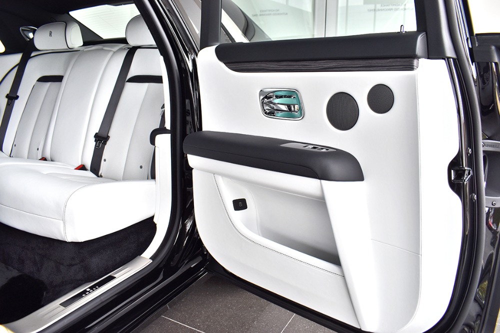 2021 Rolls-Royce Ghost Image 9