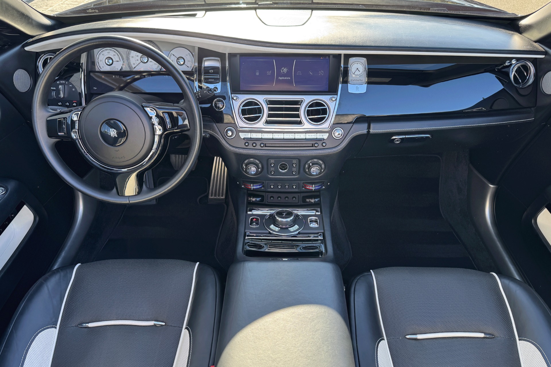 2021 Rolls-Royce Dawn Image 10