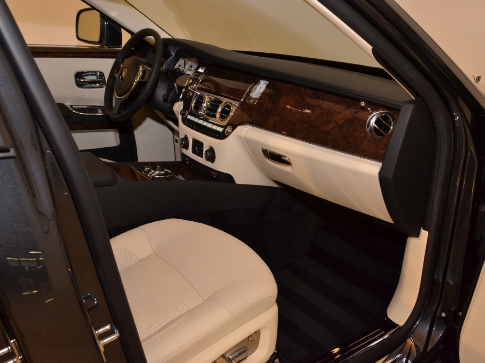 2011 Rolls-Royce Ghost Image 15