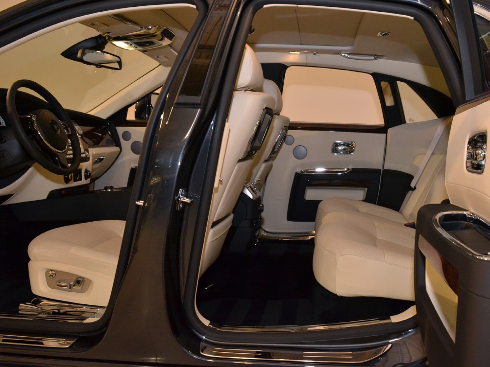2011 Rolls-Royce Ghost Image 17