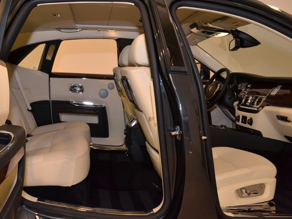 2011 Rolls-Royce Ghost Image 21