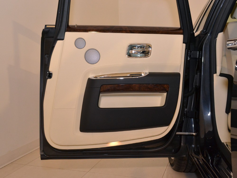 2011 Rolls-Royce Ghost Image 27