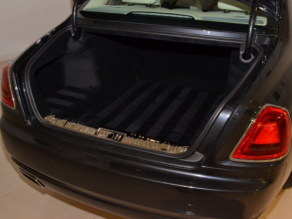 2011 Rolls-Royce Ghost Image 30
