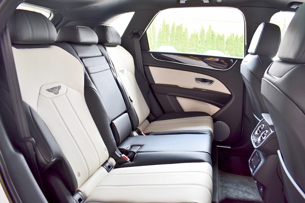 2021 Bentley Bentayga Hybrid Image 10