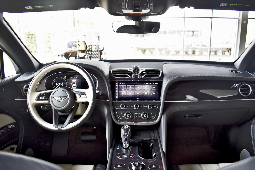2021 Bentley Bentayga Hybrid Image 7