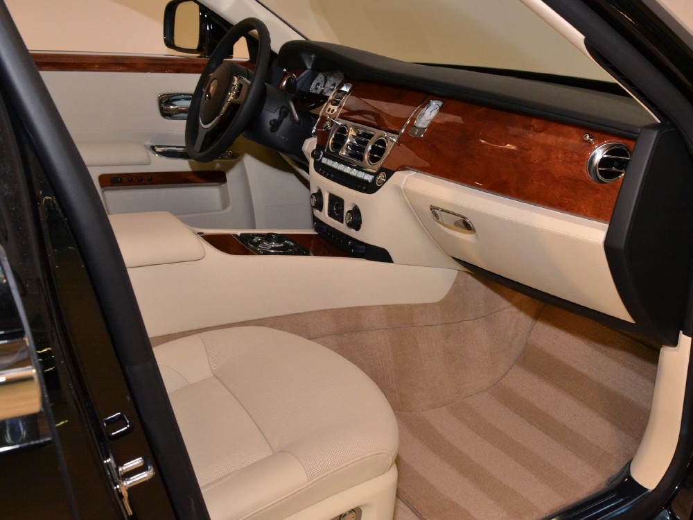 2011 Rolls-Royce Ghost Image 15