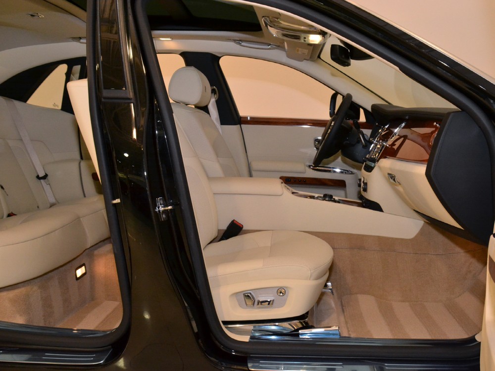 2011 Rolls-Royce Ghost Image 16