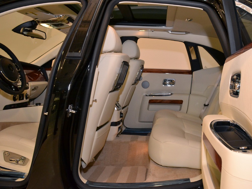 2011 Rolls-Royce Ghost Image 17