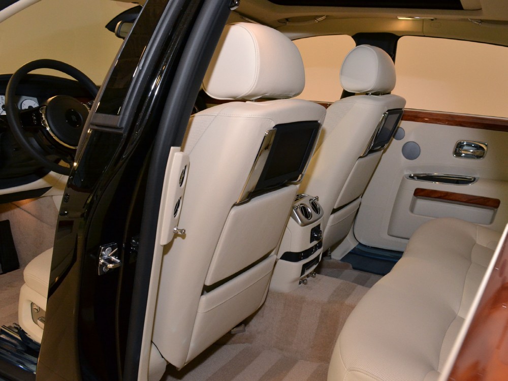 2011 Rolls-Royce Ghost Image 19