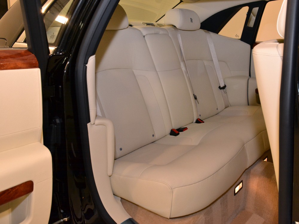 2011 Rolls-Royce Ghost Image 22