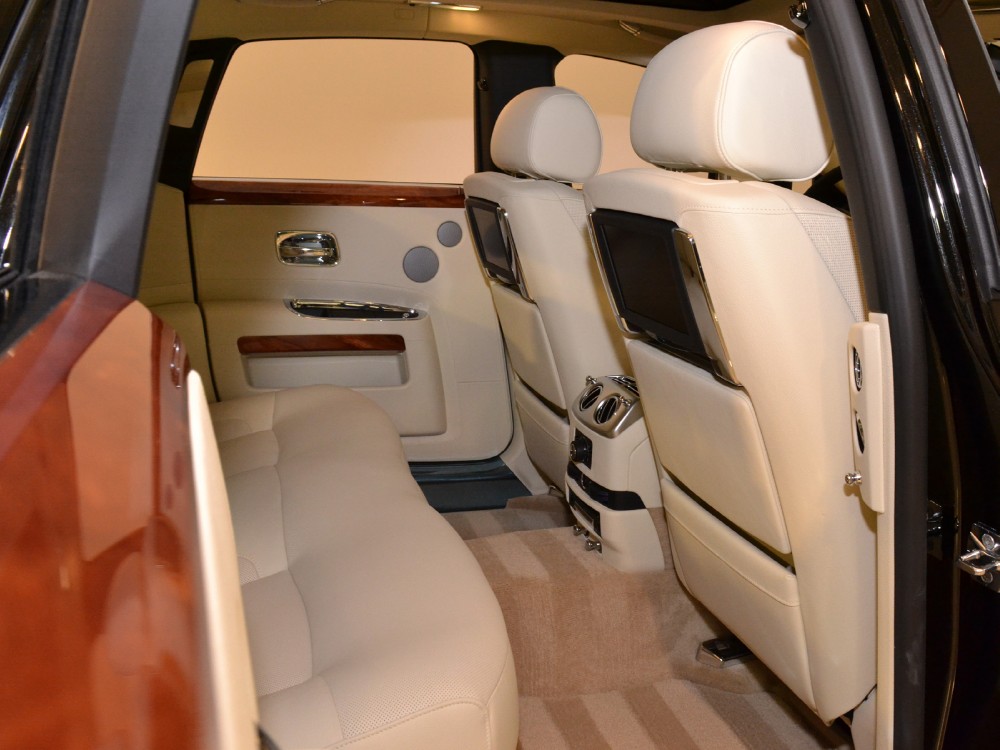 2011 Rolls-Royce Ghost Image 23
