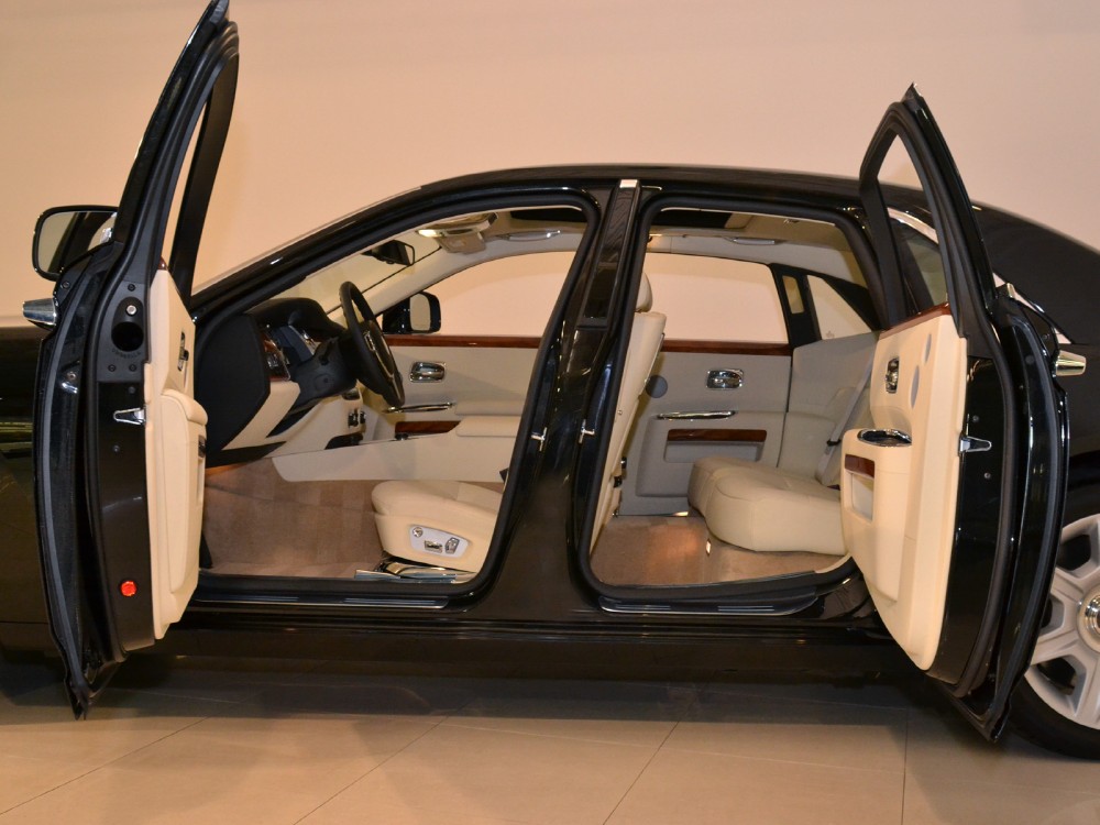 2011 Rolls-Royce Ghost Image 24