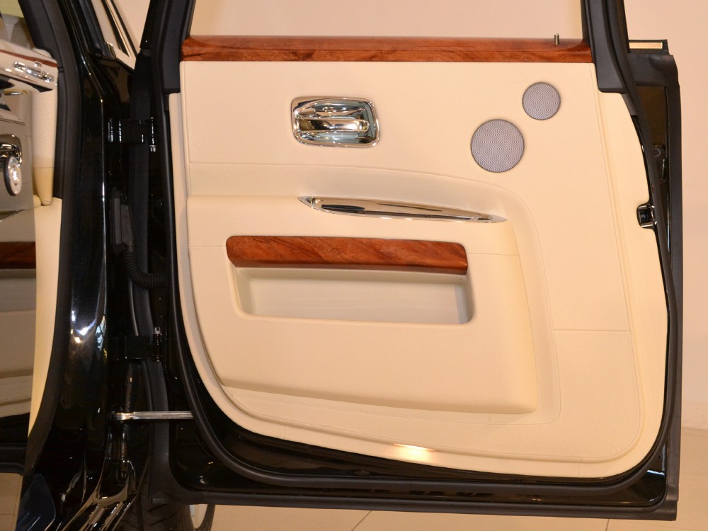 2011 Rolls-Royce Ghost Image 28