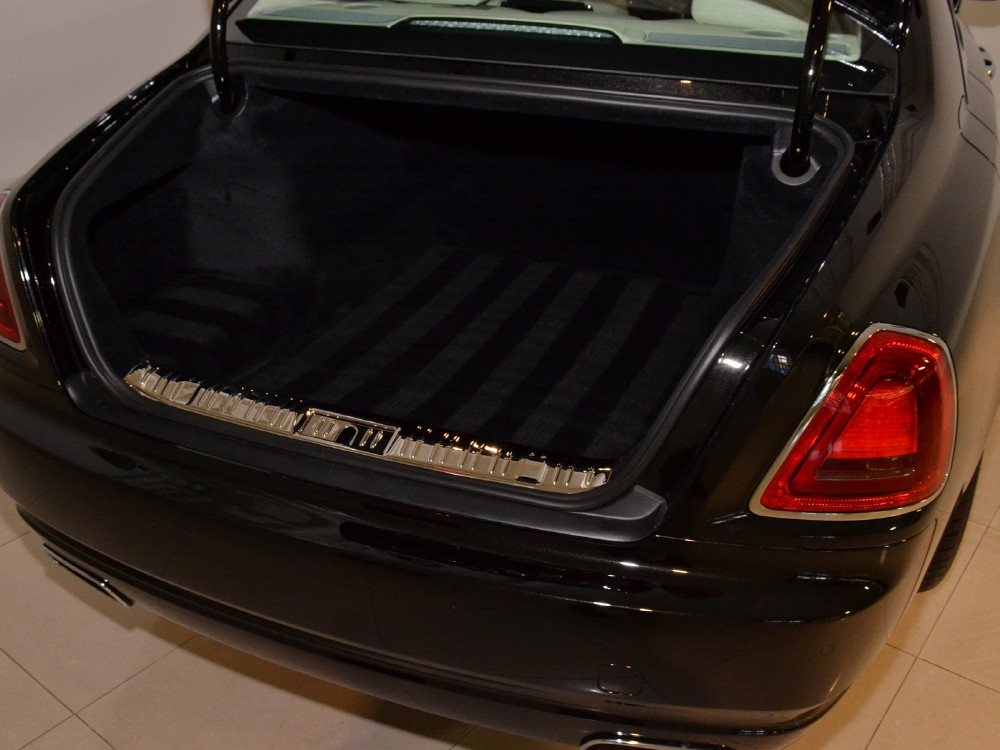 2011 Rolls-Royce Ghost Image 30