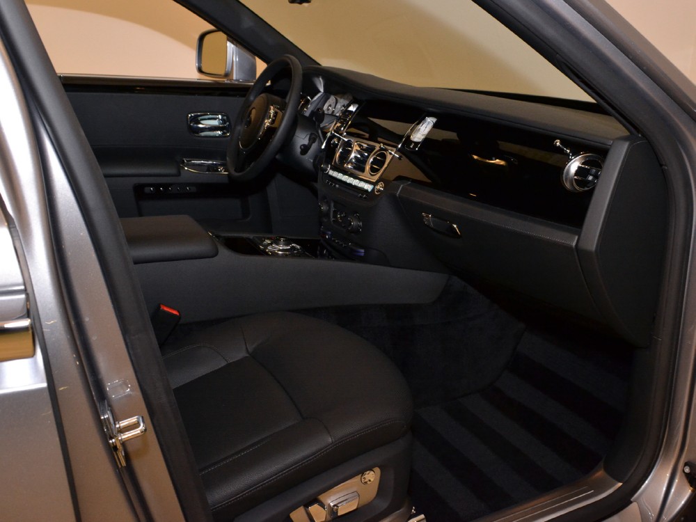 2011 Rolls-Royce Ghost Image 14
