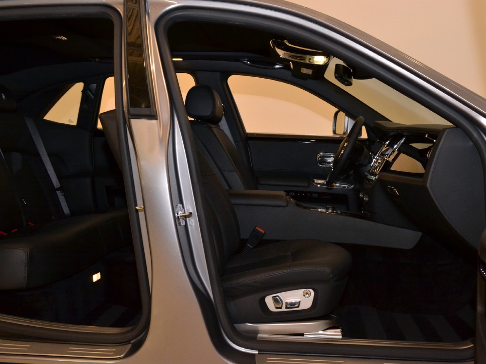 2011 Rolls-Royce Ghost Image 15