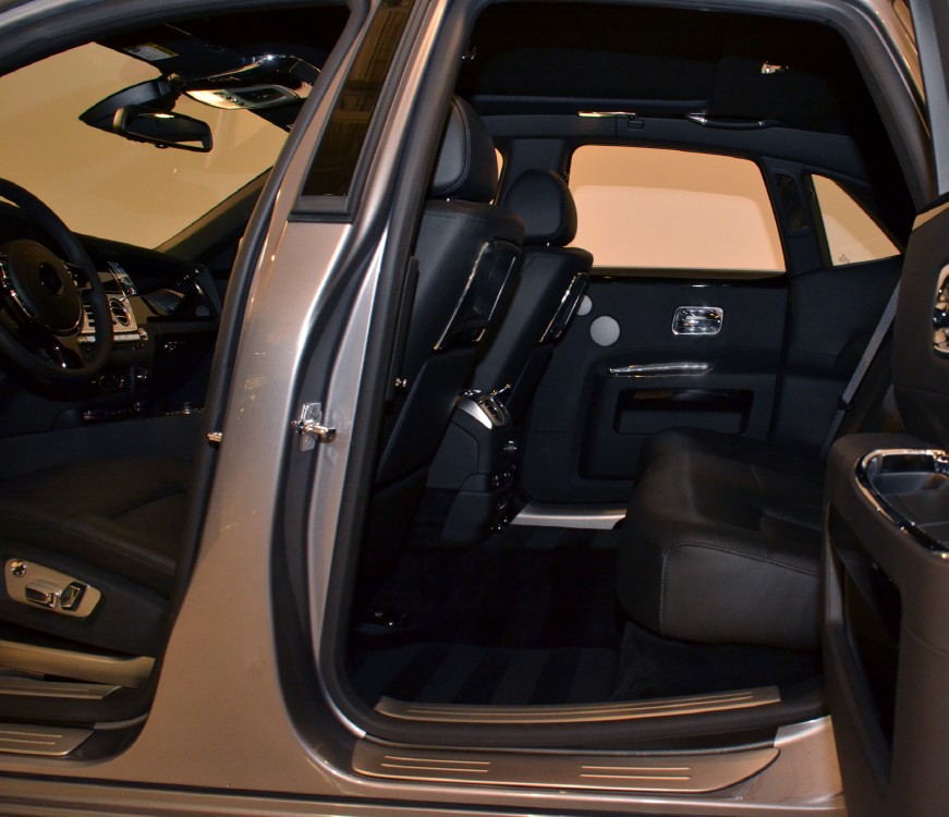 2011 Rolls-Royce Ghost Image 16