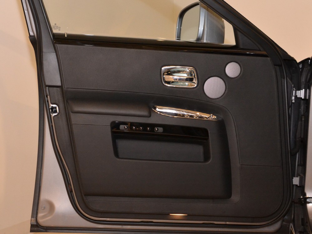 2011 Rolls-Royce Ghost Image 25
