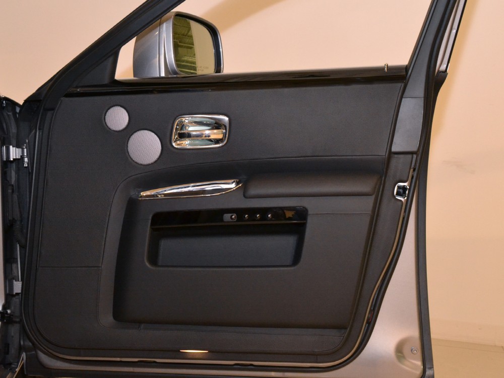 2011 Rolls-Royce Ghost Image 26
