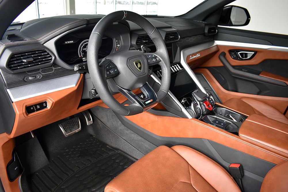 2019 Lamborghini Urus Image 3