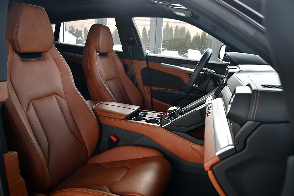 2019 Lamborghini Urus Image 4