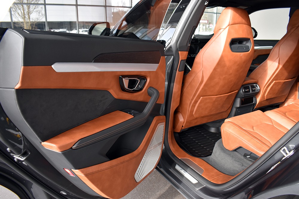 2019 Lamborghini Urus Image 6