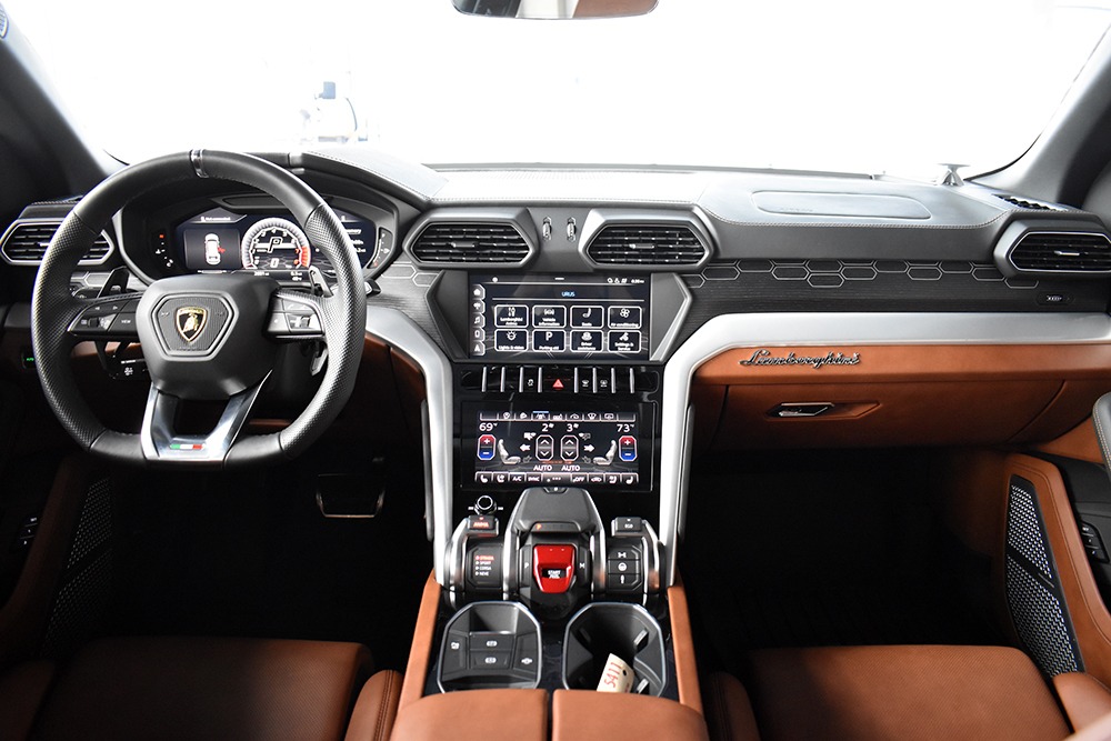 2019 Lamborghini Urus Image 7
