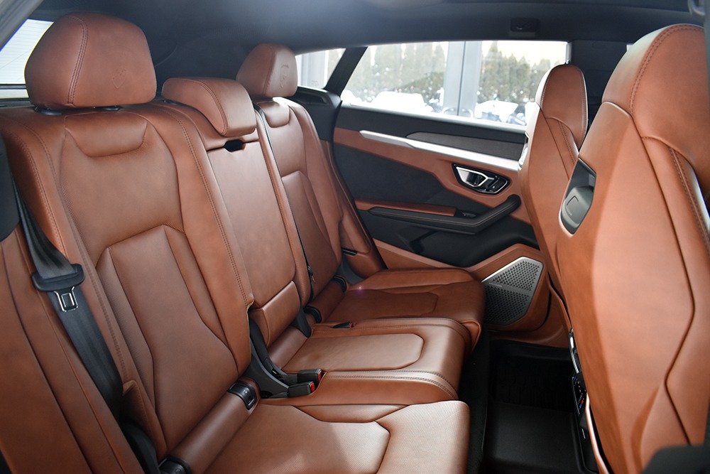 2019 Lamborghini Urus Image 8