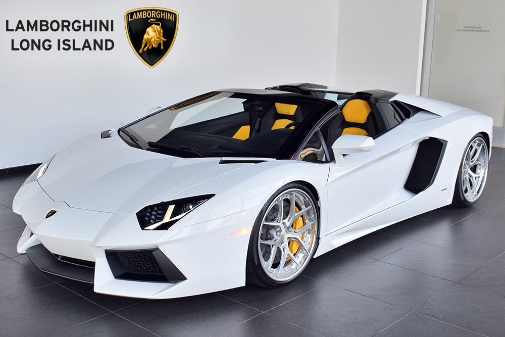 2016 Lamborghini Aventador Roadster Image 1