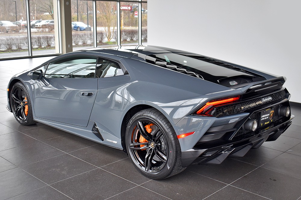 2021 Lamborghini Huracan Image 2