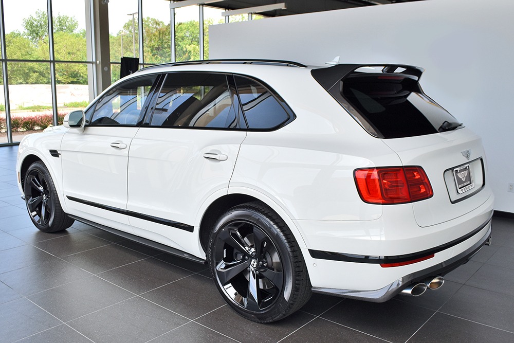 2018 Bentley Bentayga Image 2