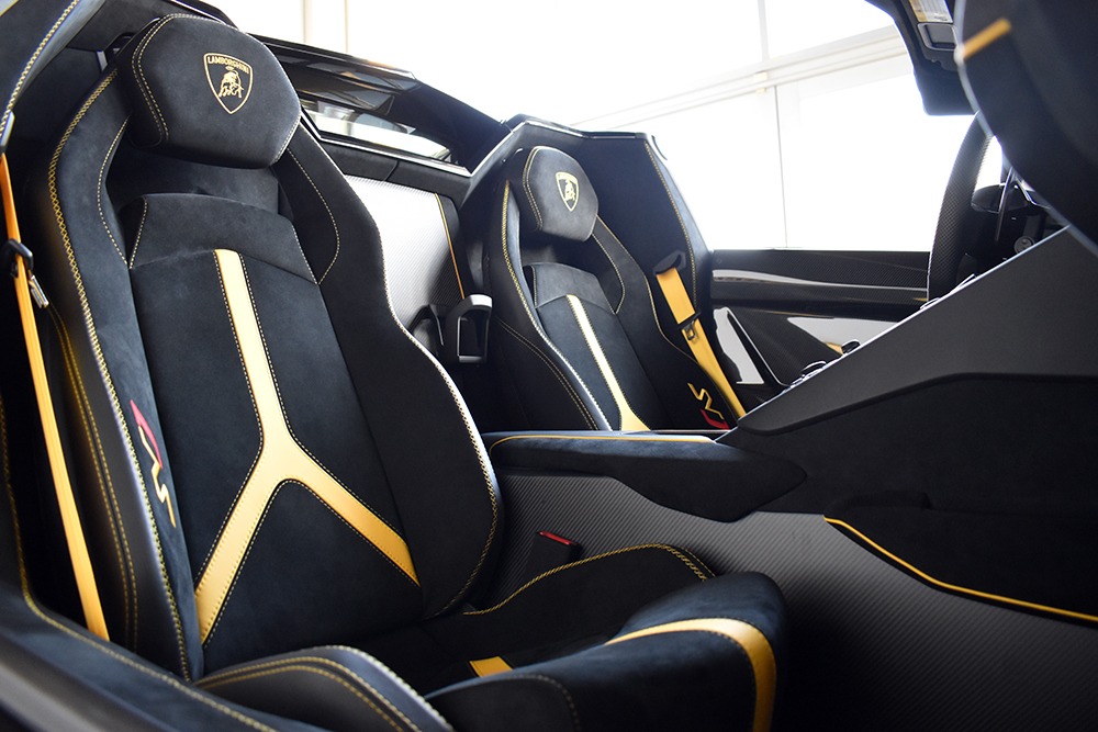 2020 Lamborghini Aventador SVJ Roadster Image 4